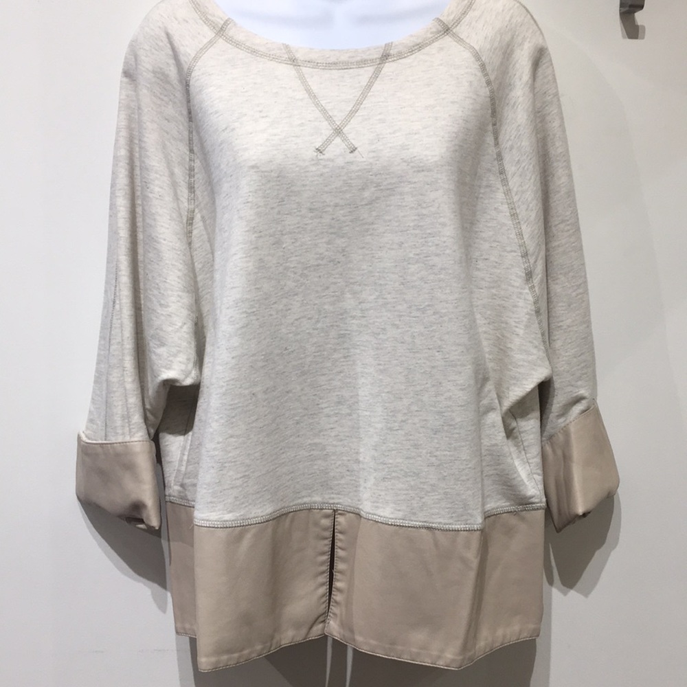 🌸NWT Faux leather trim 3/4 sleeve sweatshirt